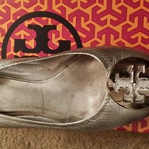 Shoe