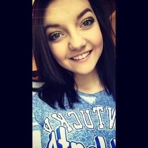Meet your Posher, Alicia