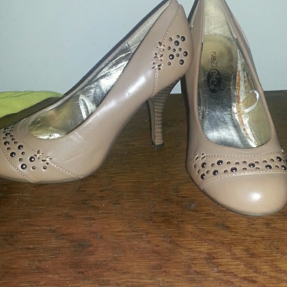Shoes - Picture 2 of 2