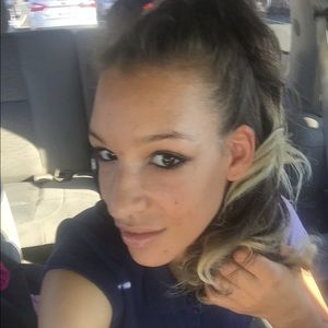 Meet your Posher, Leah