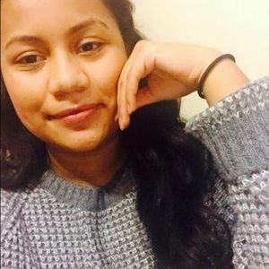 Meet your Posher, Claudia