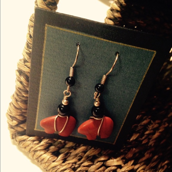 Cute little earrings ..