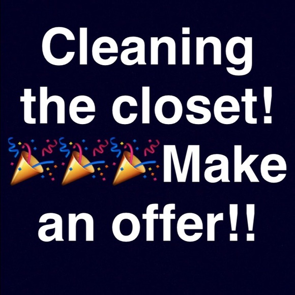 FEEL FREE TO MAKE AN OFFER 🎊🎁🎈SALE!!🎉🎉