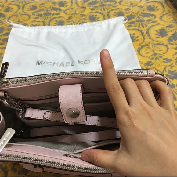 Michael Kors handbag - Picture 2 of 2