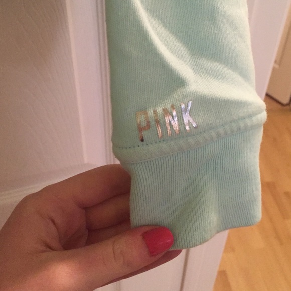 VICTORIAS SECRET PINK LMTD EDITION CREW NECK - Picture 3 of 3