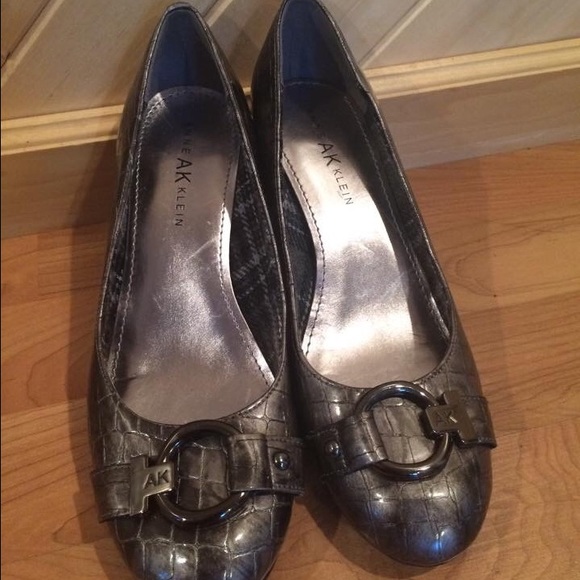 🔴MUST GO🔴Anne AK Klein gray leather pumps
