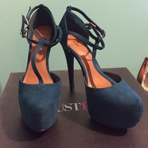 BRAND NEW T-strap platform heels