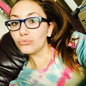 Meet your Posher, Lorrie