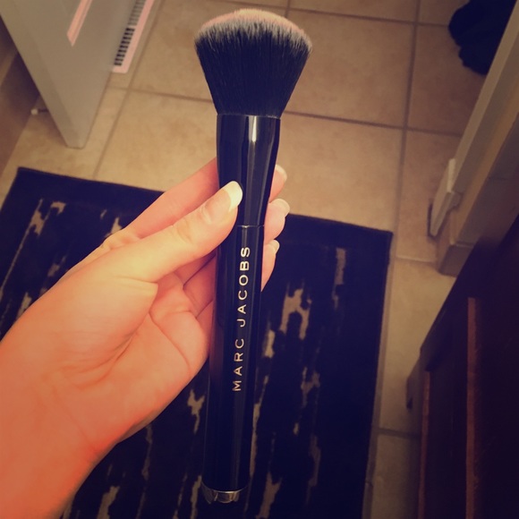 Marc Jacobs Liquid Foundation brush #1
