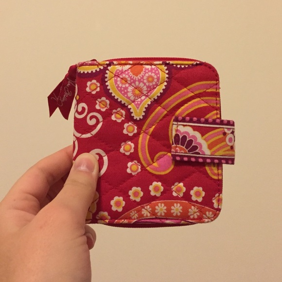 Raspberry Fizz Vera Bradley Wallet - Picture 1 of 2