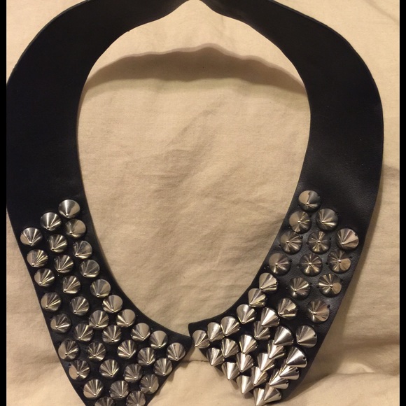 Spike studded collar