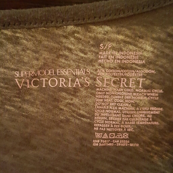 π Simple Tee - Picture 2 of 3