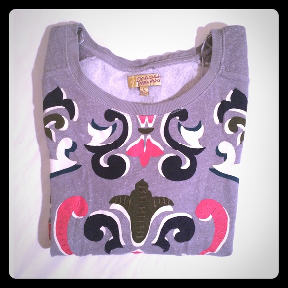 Vera Wang Tops - 👑💞Princess Vera Wang Sweatshirt💞👑💞