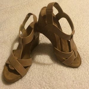 Tan Wedges