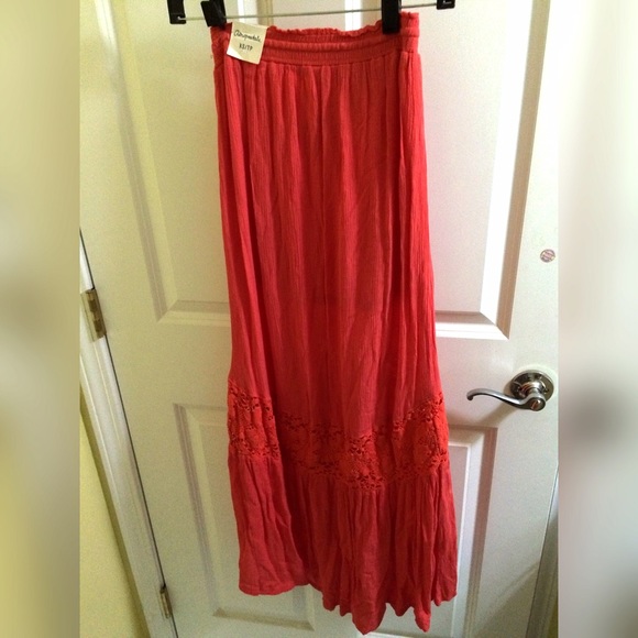 Aeropostale salmon lacy high low skirt