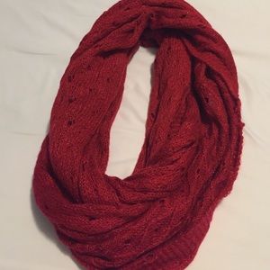 Red chunky infinity scarf