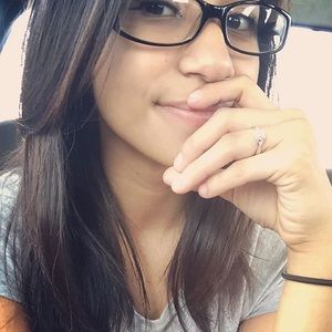 Meet your Posher, Leona