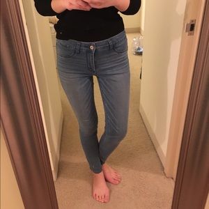 Abercrombie & Fitch light wash skinny cara jeans