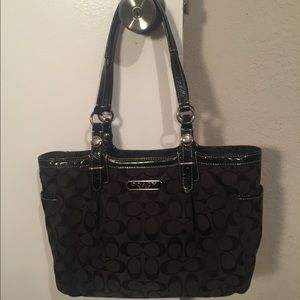 Coach hand bag, Medium size
