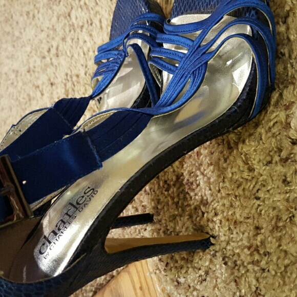 Heels - Picture 2 of 3