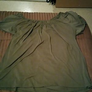 Green short sleeve casual shirt