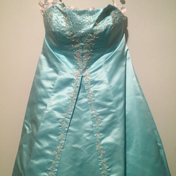 Alfred Angelo 24w satin ballgown