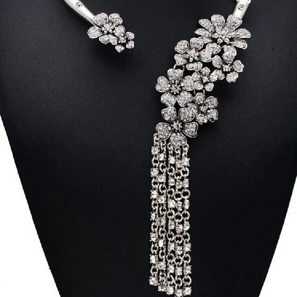 SOLD SOLDVintage tassel statement necklace - Picture 2 of 2