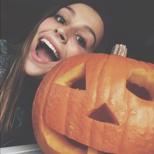 Meet your Posher, Ali