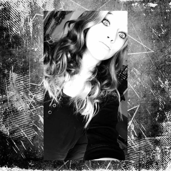 Meet your Posher, Destiny - Picture 1 of 1