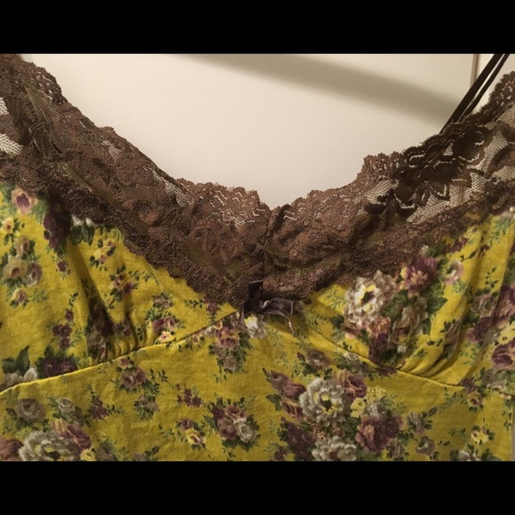 Lace floral Cami - Picture 3 of 4