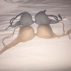 2 Victoria secret bras