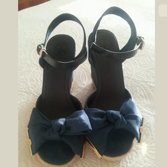 Tory Burch Penny Bow Wedge sz 8