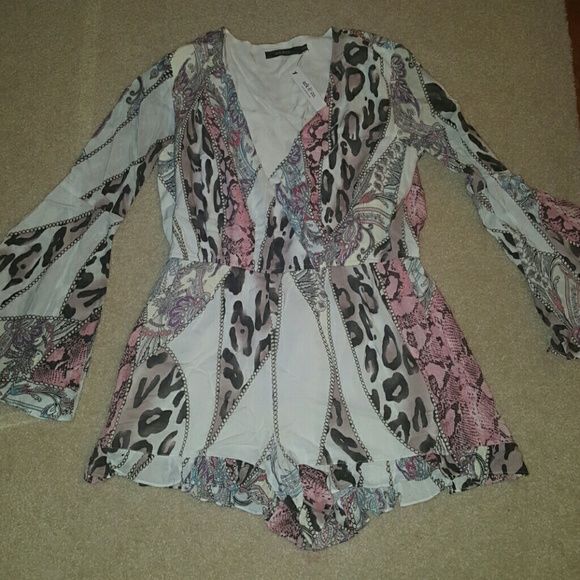 Romper in size S M - Picture 2 of 2