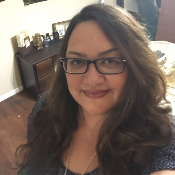 Meet your Posher, Mandy - Picture 2 of 2