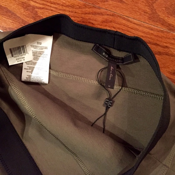 New Bcbg green banded skirt, Med, black waist band - Picture 2 of 3