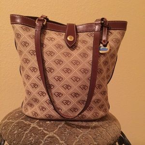 Dooney & Bourke Handbag...