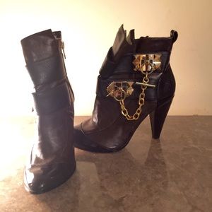 Ankle boots