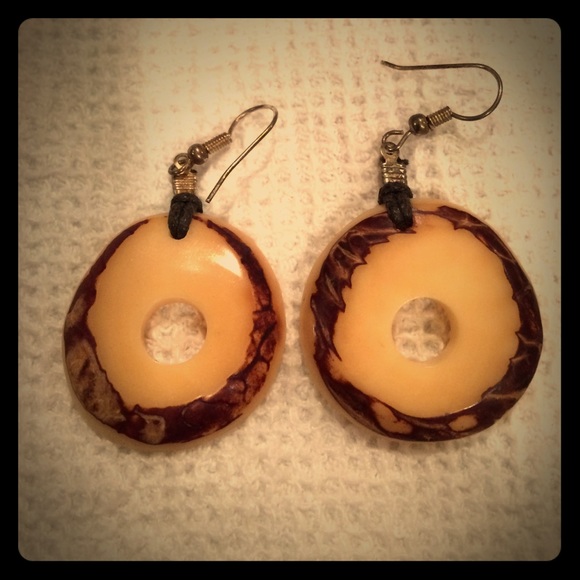 Shell earrings