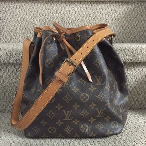 Louis Vuitton Bucket Bag!! 💢SALE💢