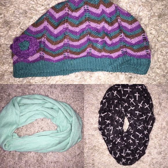 Beanie and 2 infinity scarfs - Picture 1 of 1