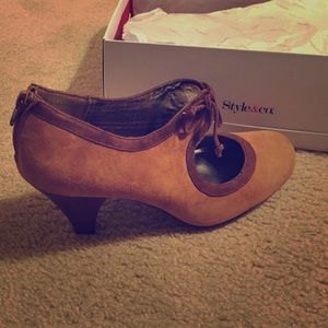 New Camel and brown suede lace-up