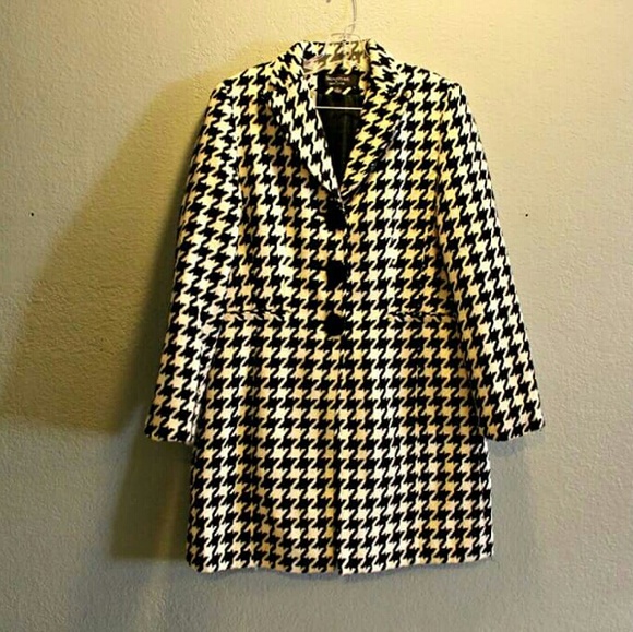 Houndstooth peacoat
