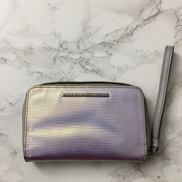 Marc Jacobs Karma Chameleon iPhone 5 Wrislet