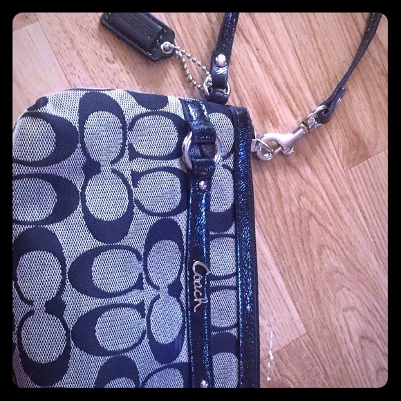 Sold Local- Signature Gallery Wristlet