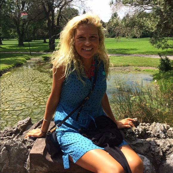 Meet your Posher, Hilary