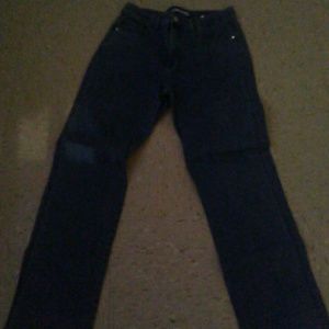 Classic fit at the waist