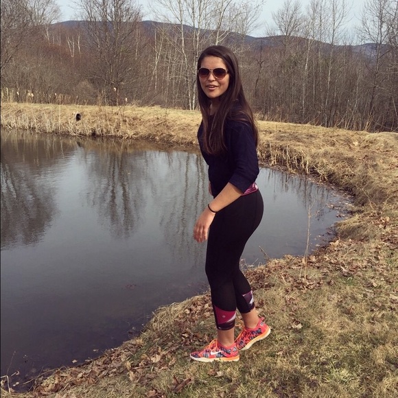 MEET YOUR POSHER!💜 - Picture 4 of 8