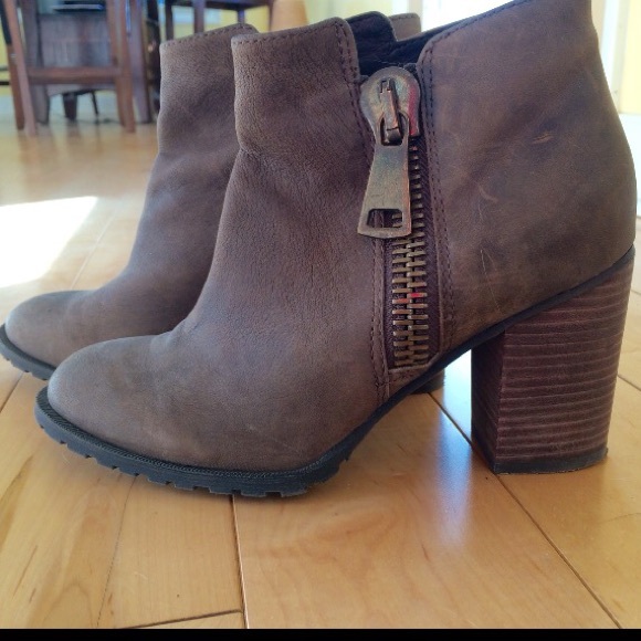 ALDO ankle boots!