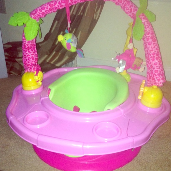 Baby bumbo floor seat. Two different stages.