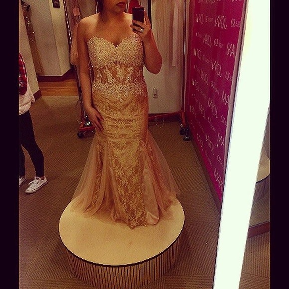 Dave and Johnny Prom Dress - Picture 2 of 3